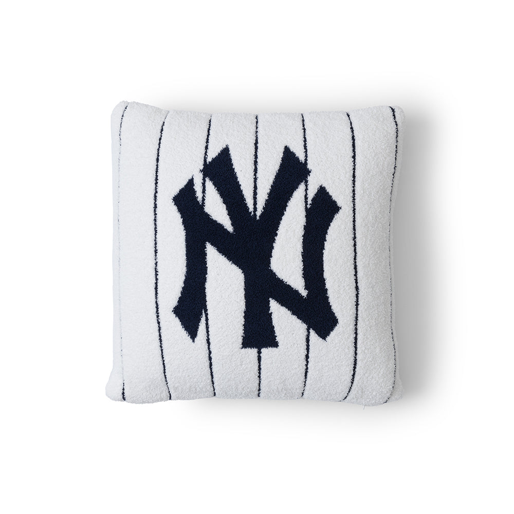 CozyChic-New-York-Yankees-Pillow-Trend-Accessories-25717154873431